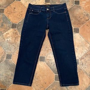 White House Black Market crop Leg Size S